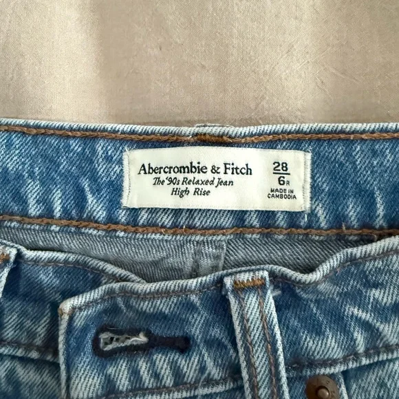Abercrombie 90s relaxed high rise jean - Picture 2 of 6